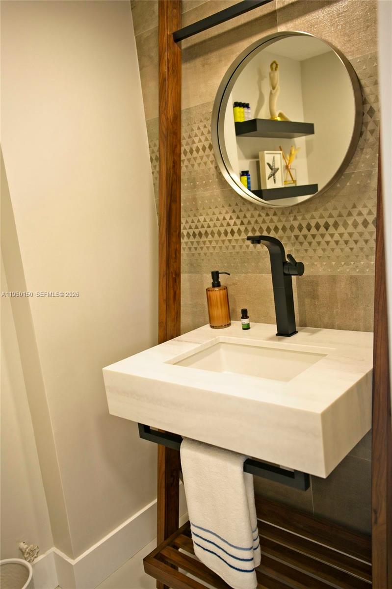 3849 NE 169th St #302 North Miami Beach, FL 33160