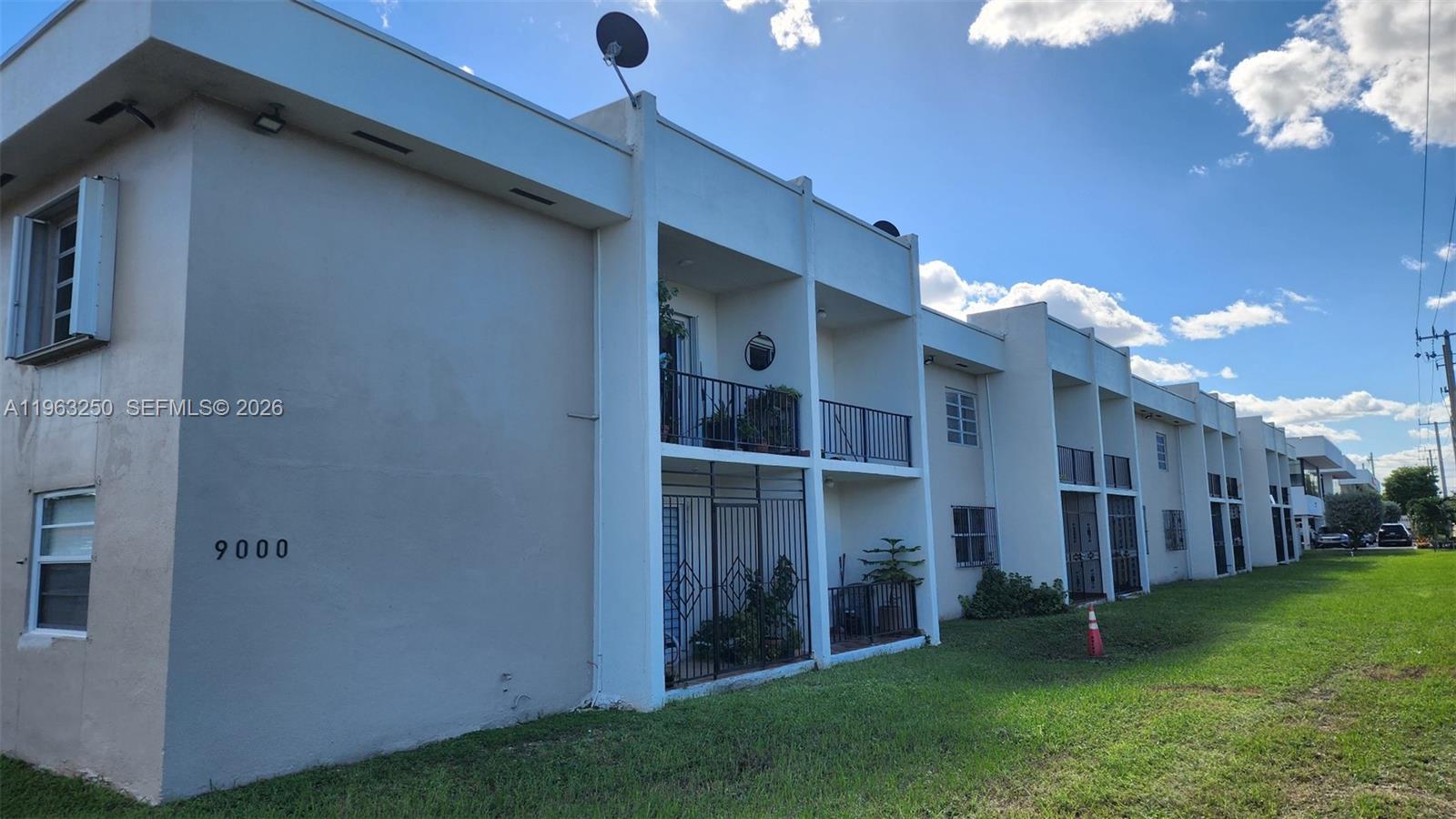 9000 SW 24th St #14C