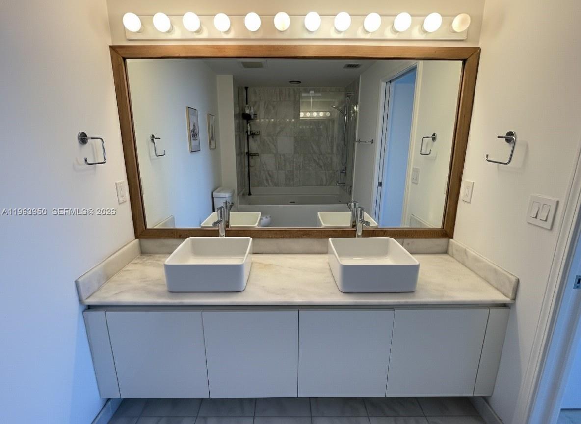 image Blue on the Bay11