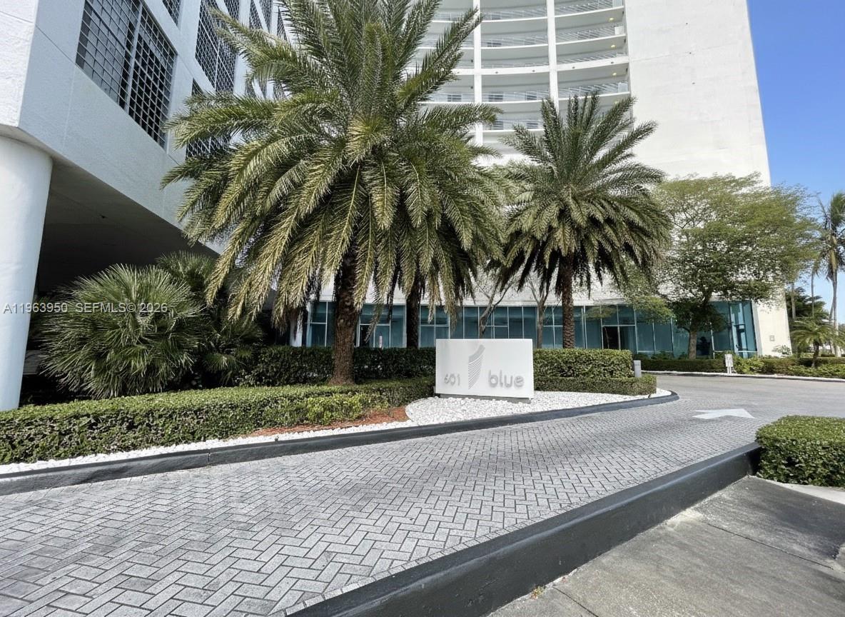 image Blue on the Bay1