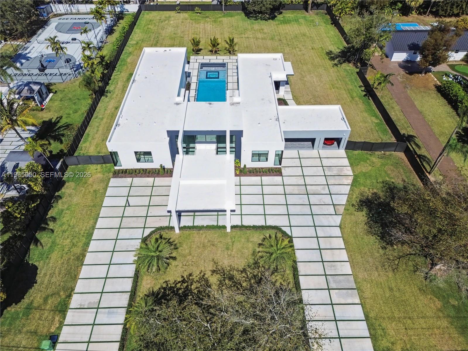 11481 SW 93rd St Miami, FL 33176