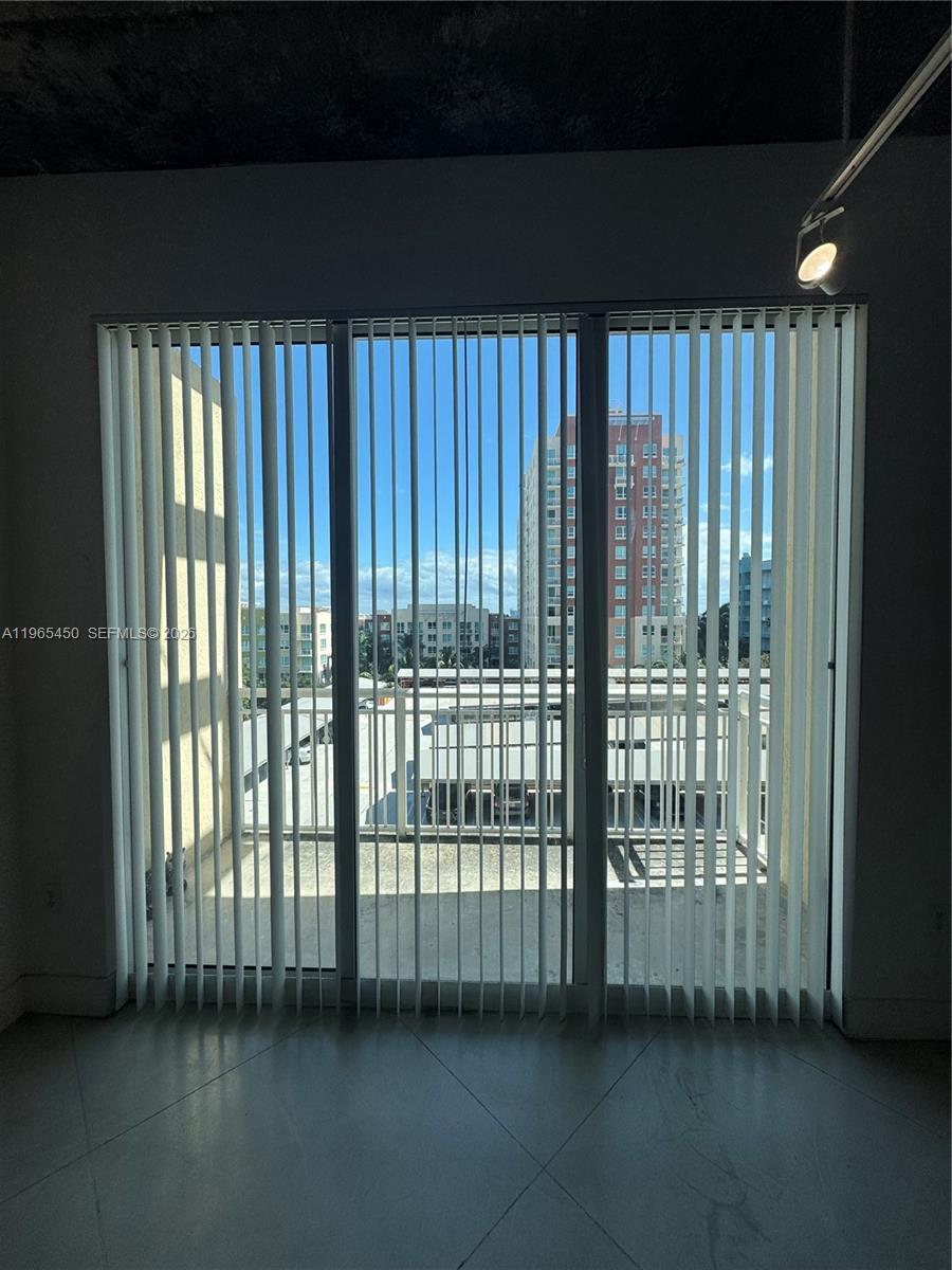 image Cite on the Bay West11