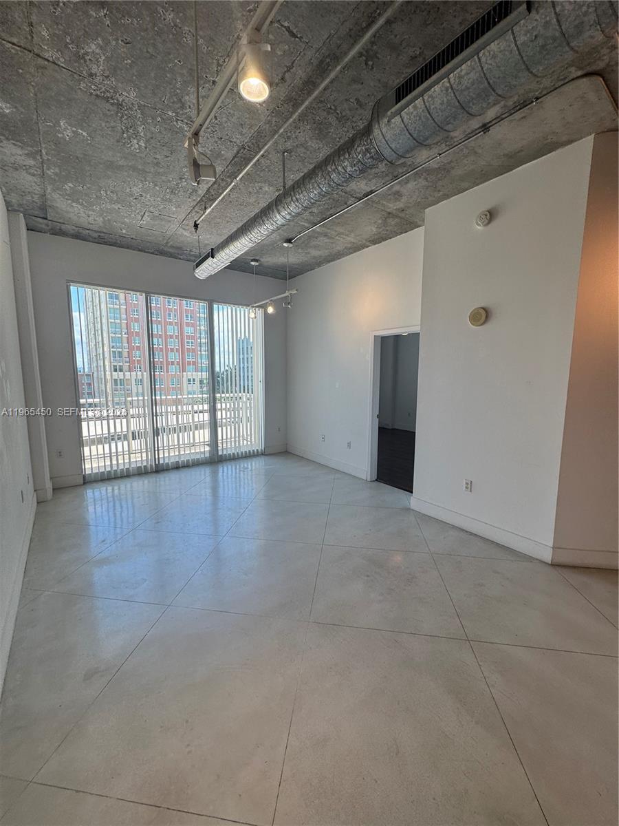 image Cite on the Bay West12