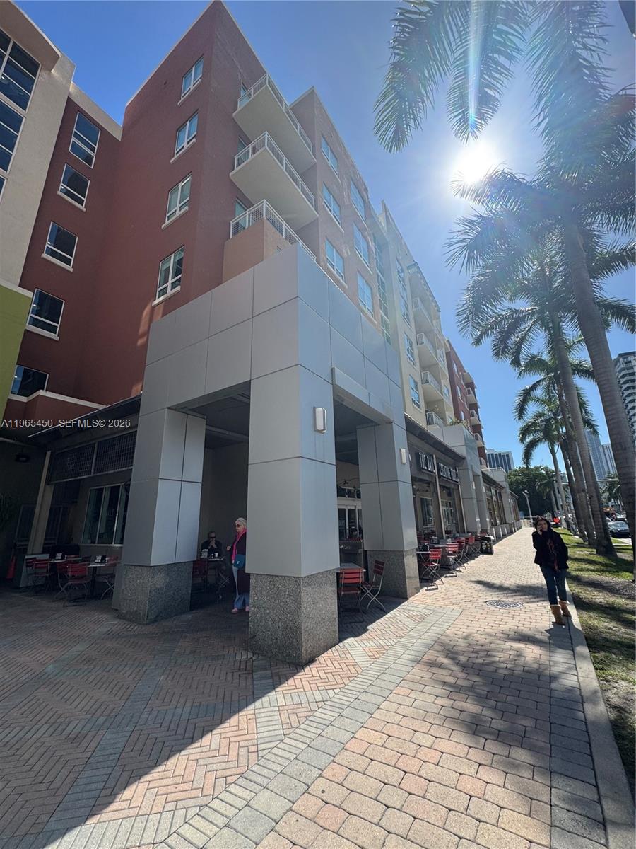 image Cite on the Bay West1