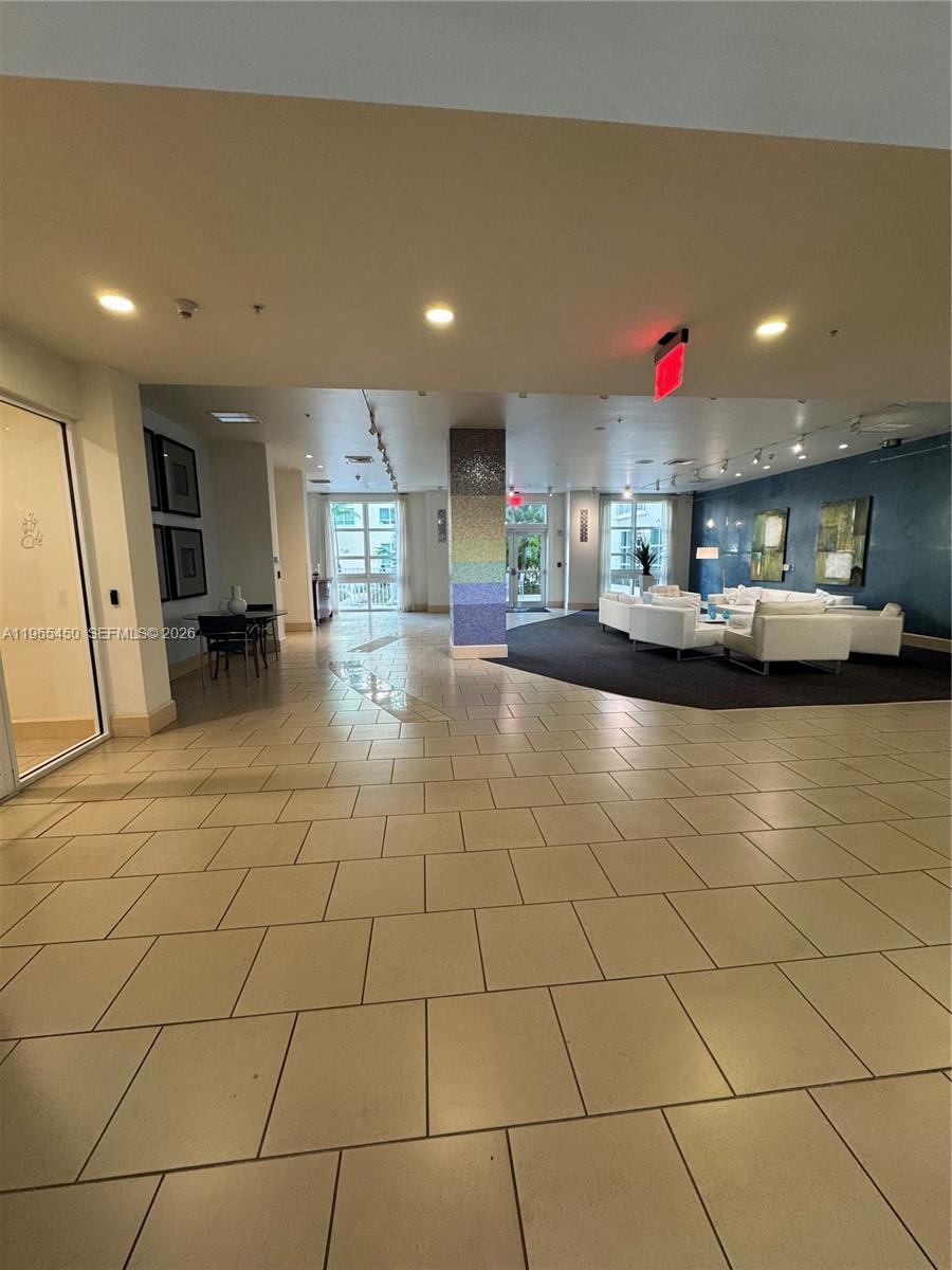 image Cite on the Bay West21