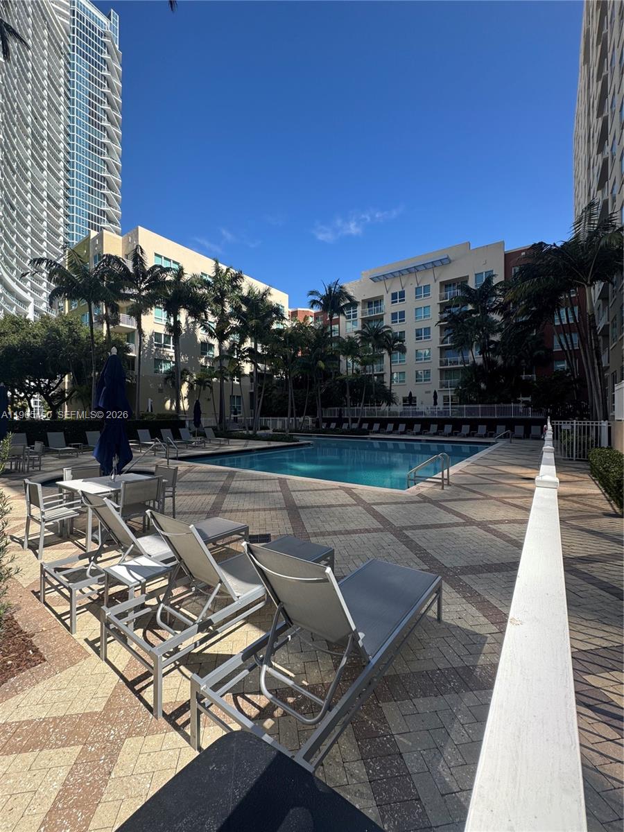 image Cite on the Bay West3