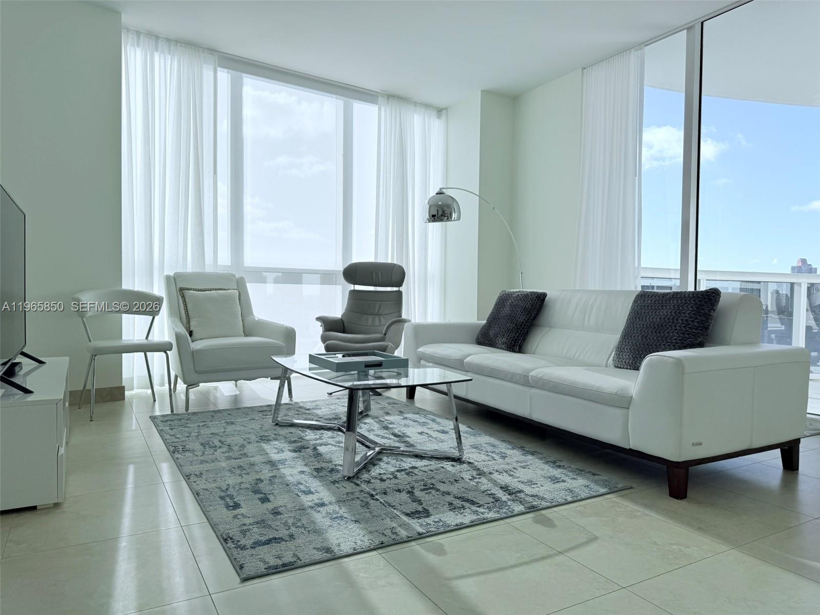 18201 Collins Ave #1501A