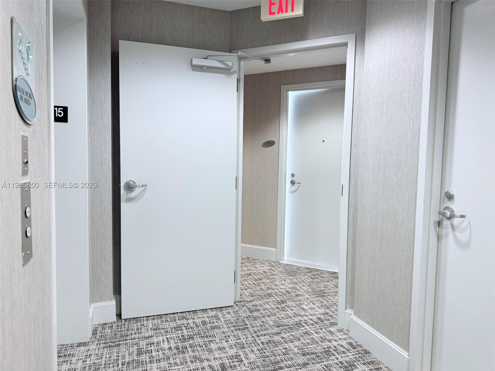 image Trump Royale36