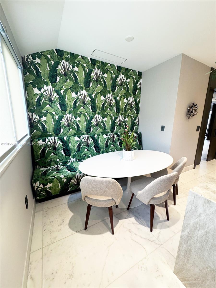 2000 S Bayshore Dr #13 Miami, FL 33133