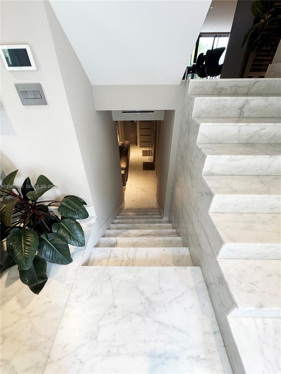 2000 S Bayshore Dr #13 Miami, FL 33133