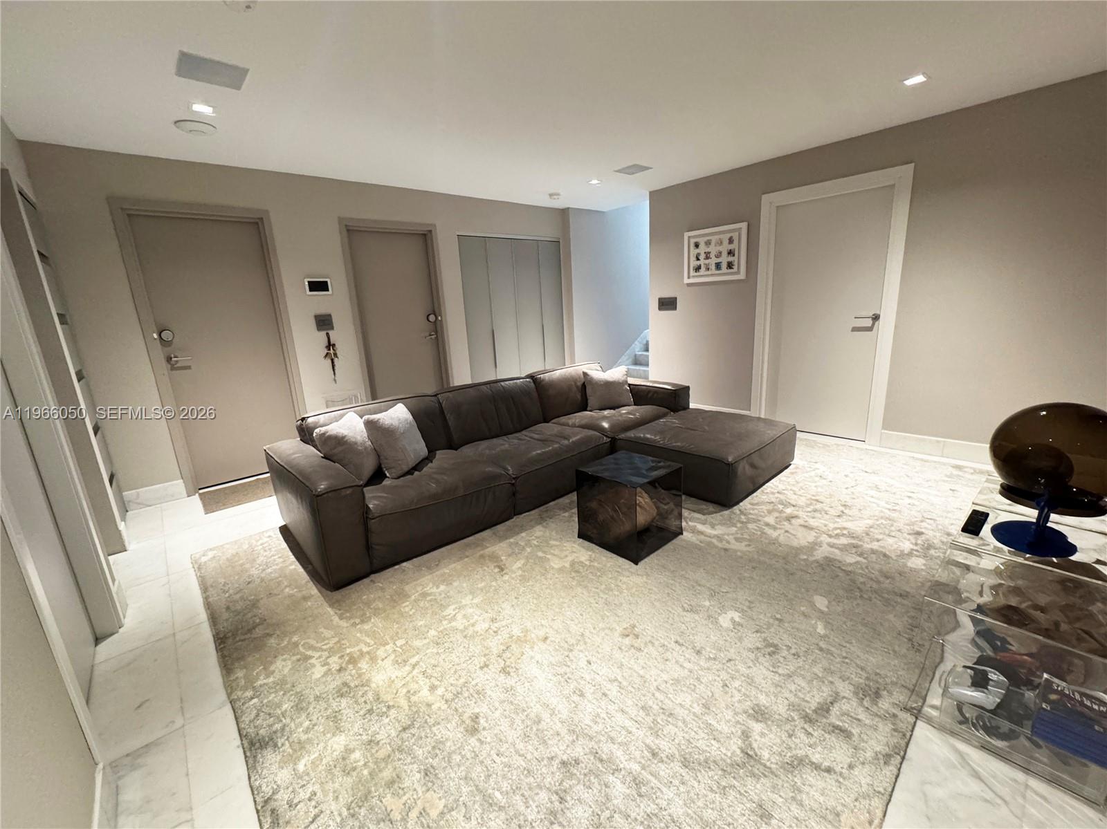 2000 S Bayshore Dr #13 Miami, FL 33133