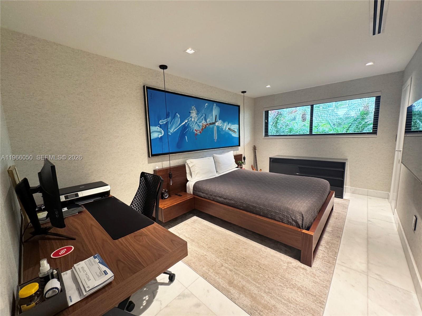 2000 S Bayshore Dr #13 Miami, FL 33133