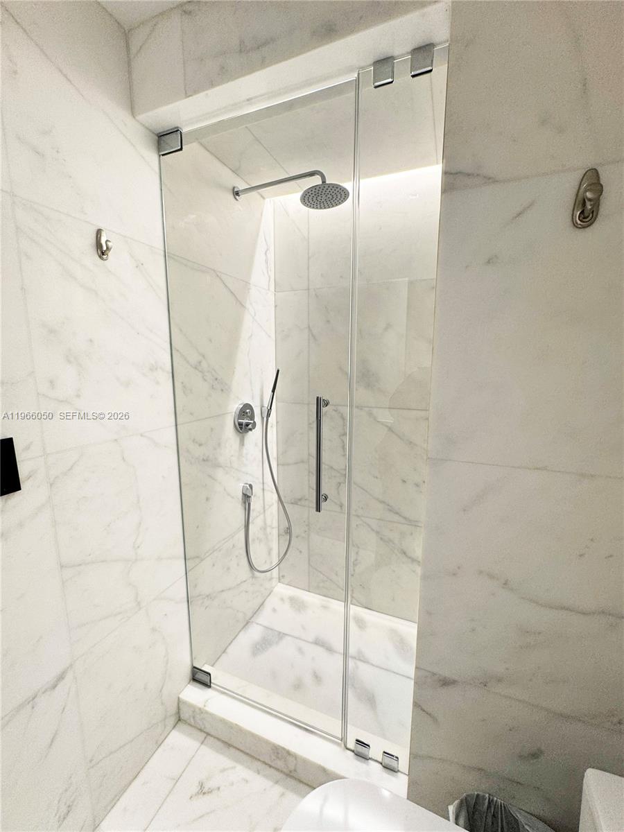 2000 S Bayshore Dr #13 Miami, FL 33133