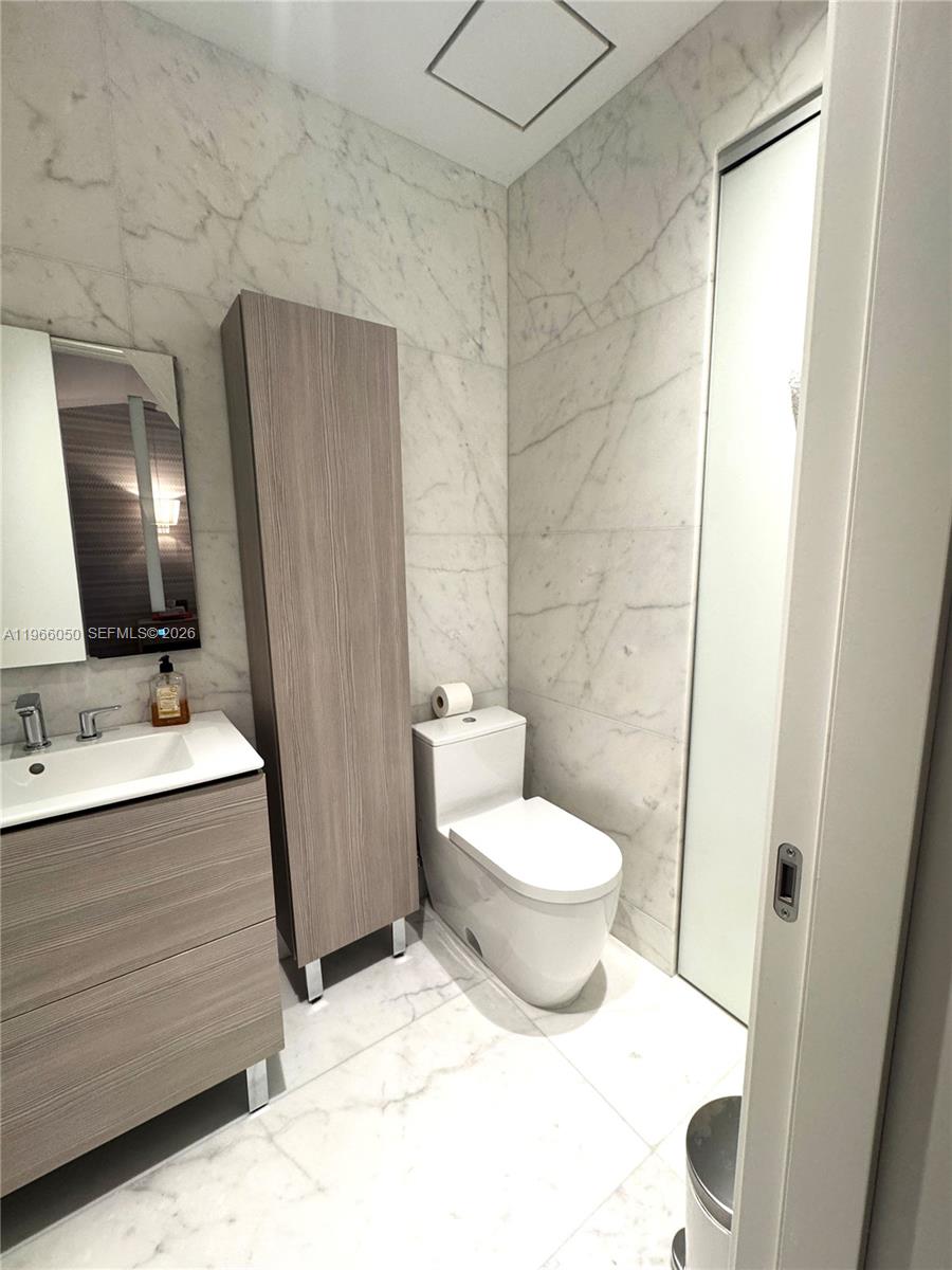 2000 S Bayshore Dr #13 Miami, FL 33133