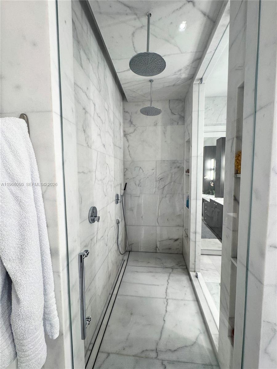 2000 S Bayshore Dr #13 Miami, FL 33133