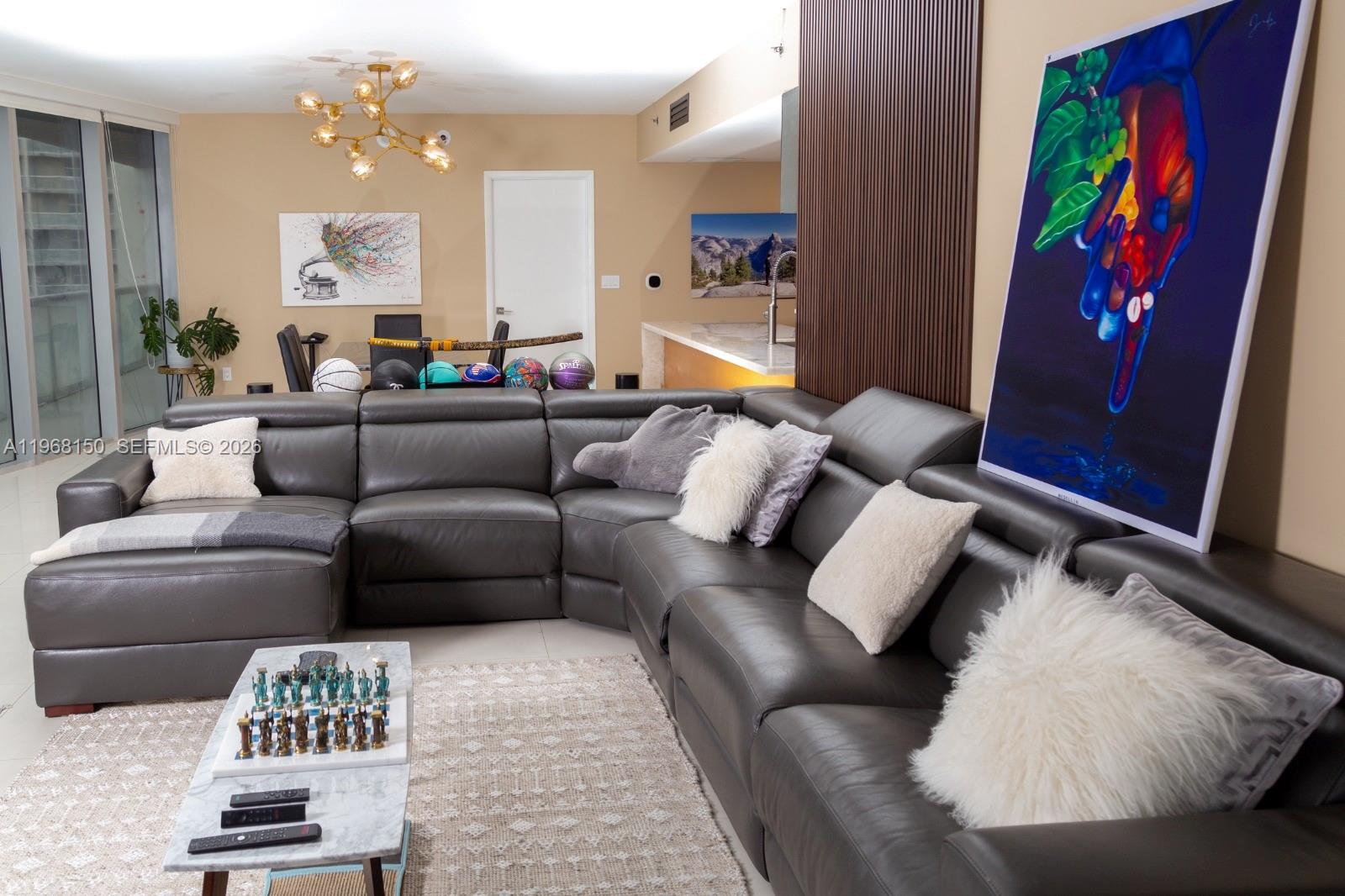 image Icon Brickell I9