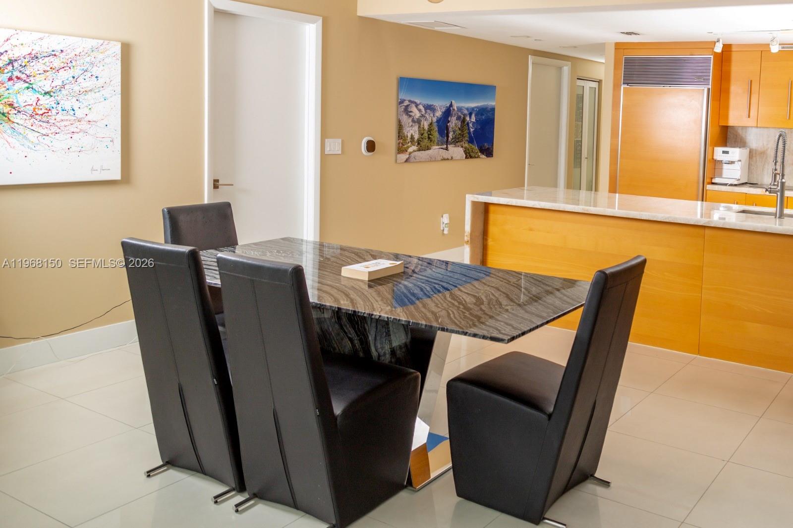 image Icon Brickell I12