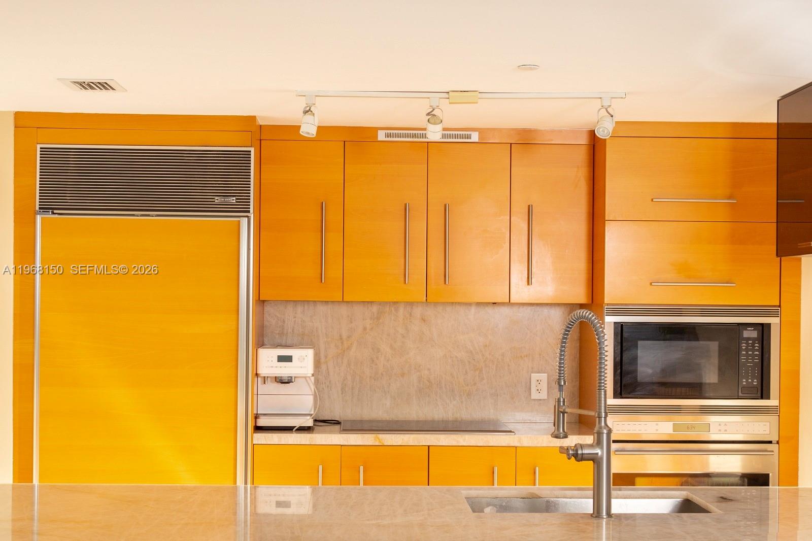 image Icon Brickell I16