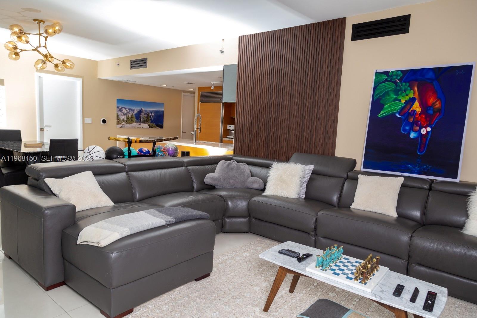 image Icon Brickell I2