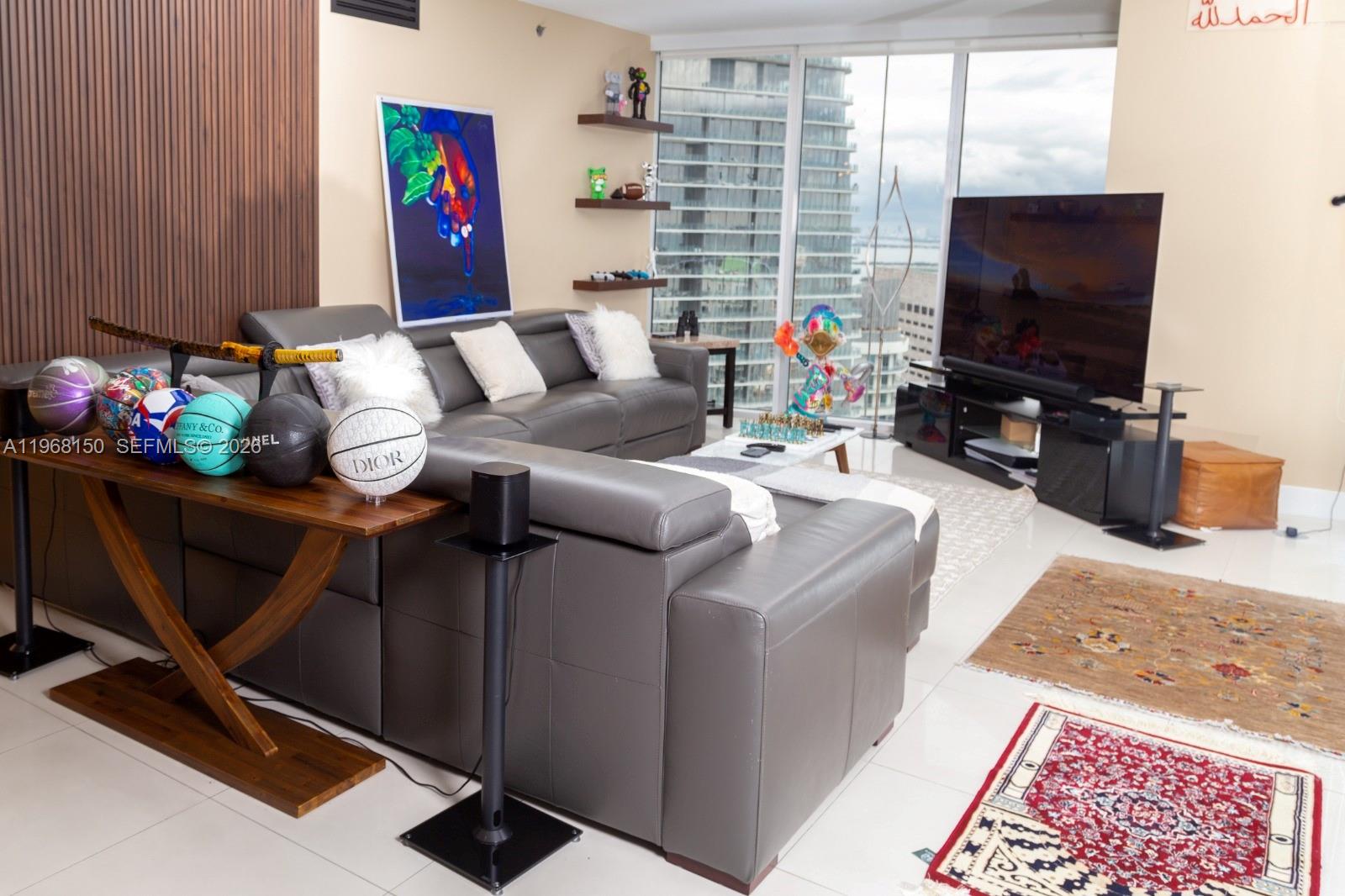 image Icon Brickell I6