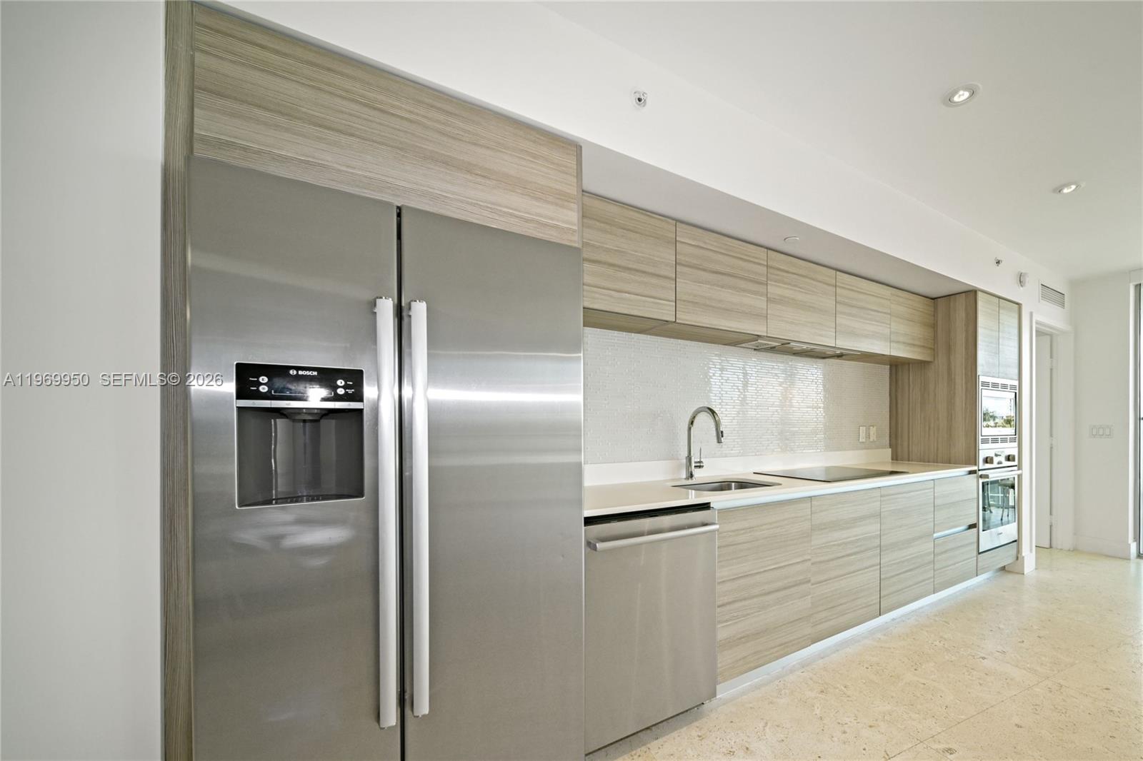 6620 Indian Crk Dr #416 Miami Beach, FL 33141