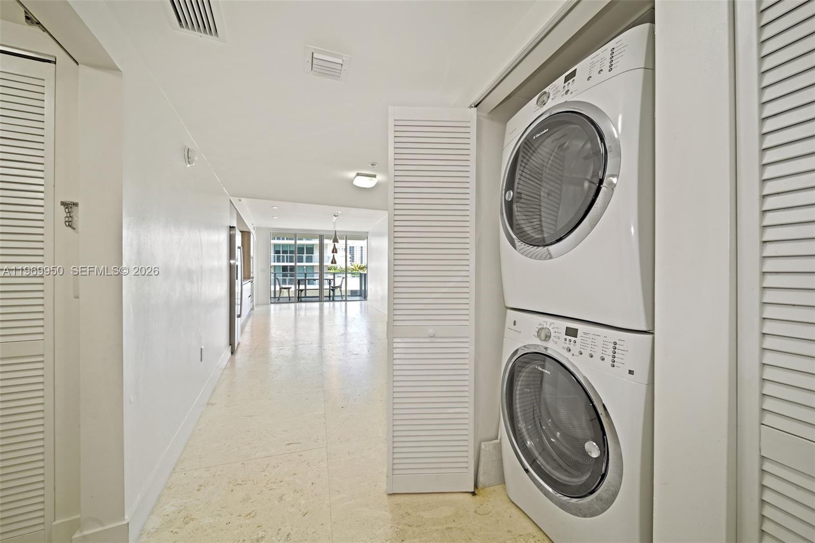 6620 Indian Crk Dr #416 Miami Beach, FL 33141