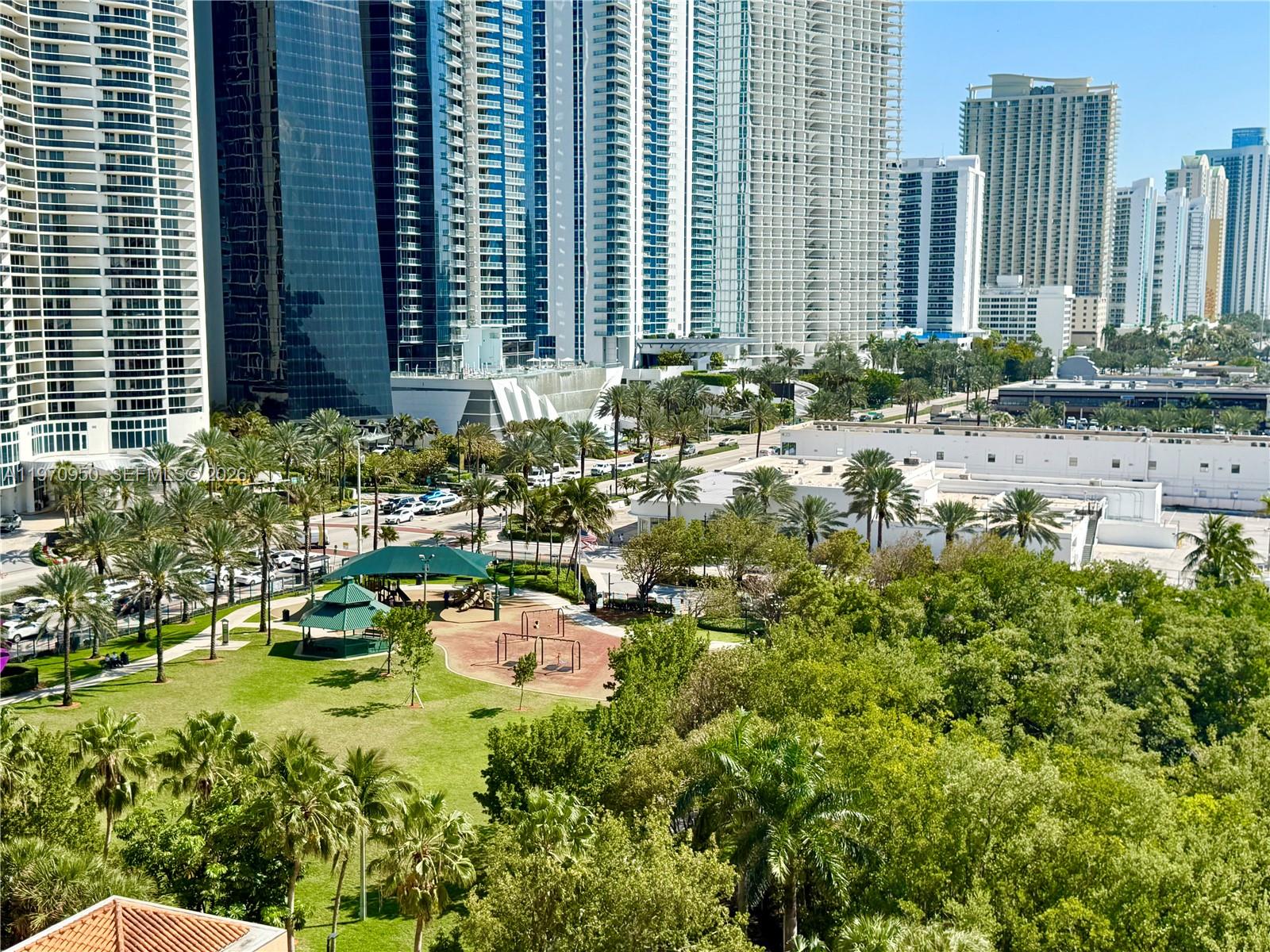 image Winston Towers 6002