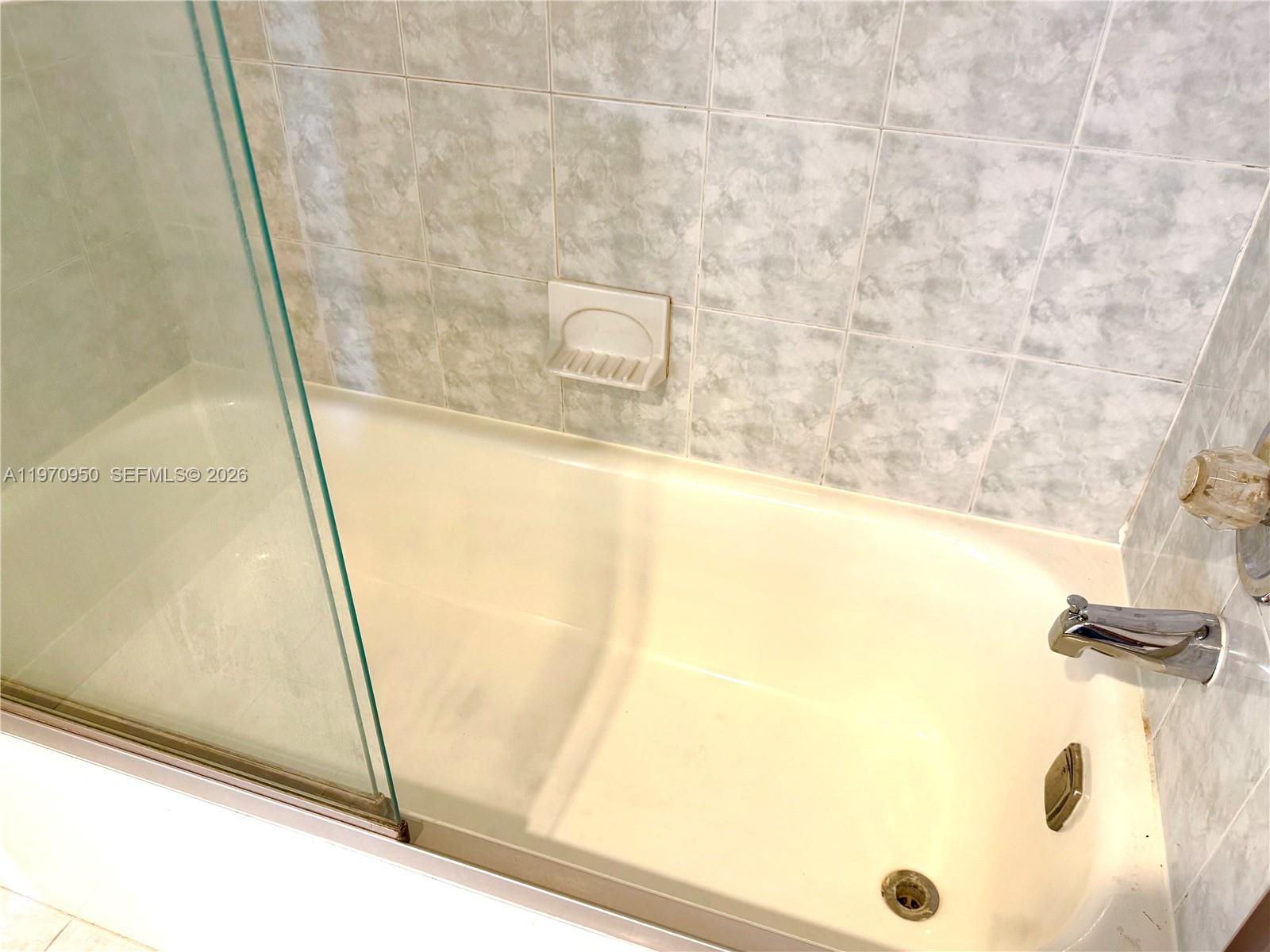 image Winston Towers 60033