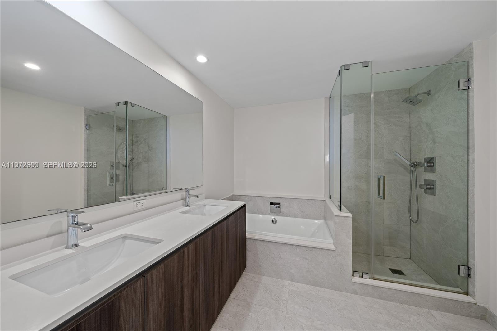 488 NE 18th St #2112 Miami, FL 33132