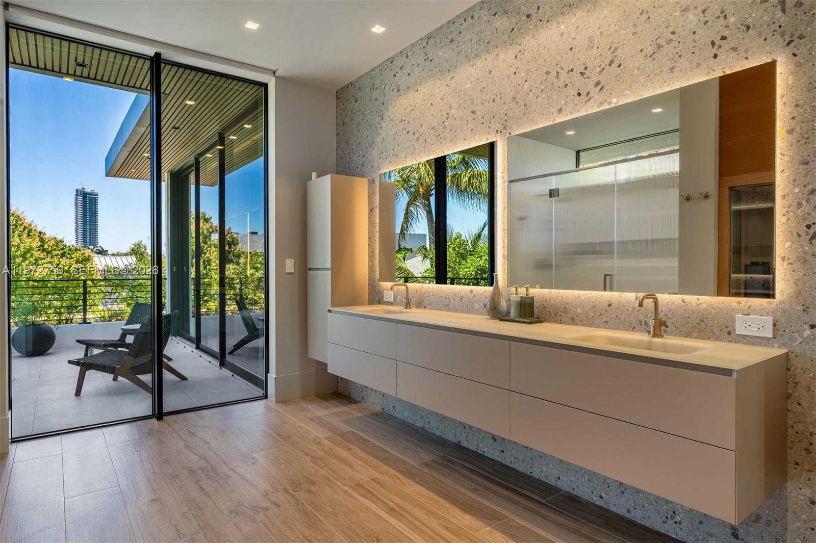 2145 Meridian Ave Miami Beach, FL 33139