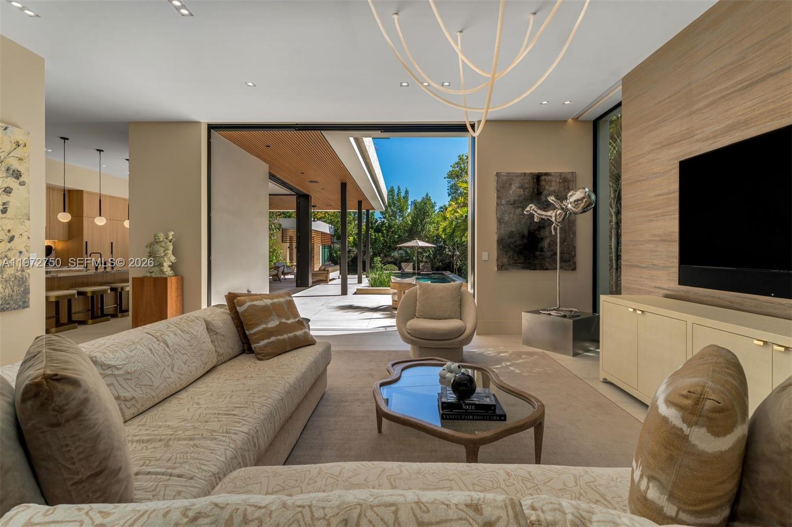 2145 Meridian Ave Miami Beach, FL 33139