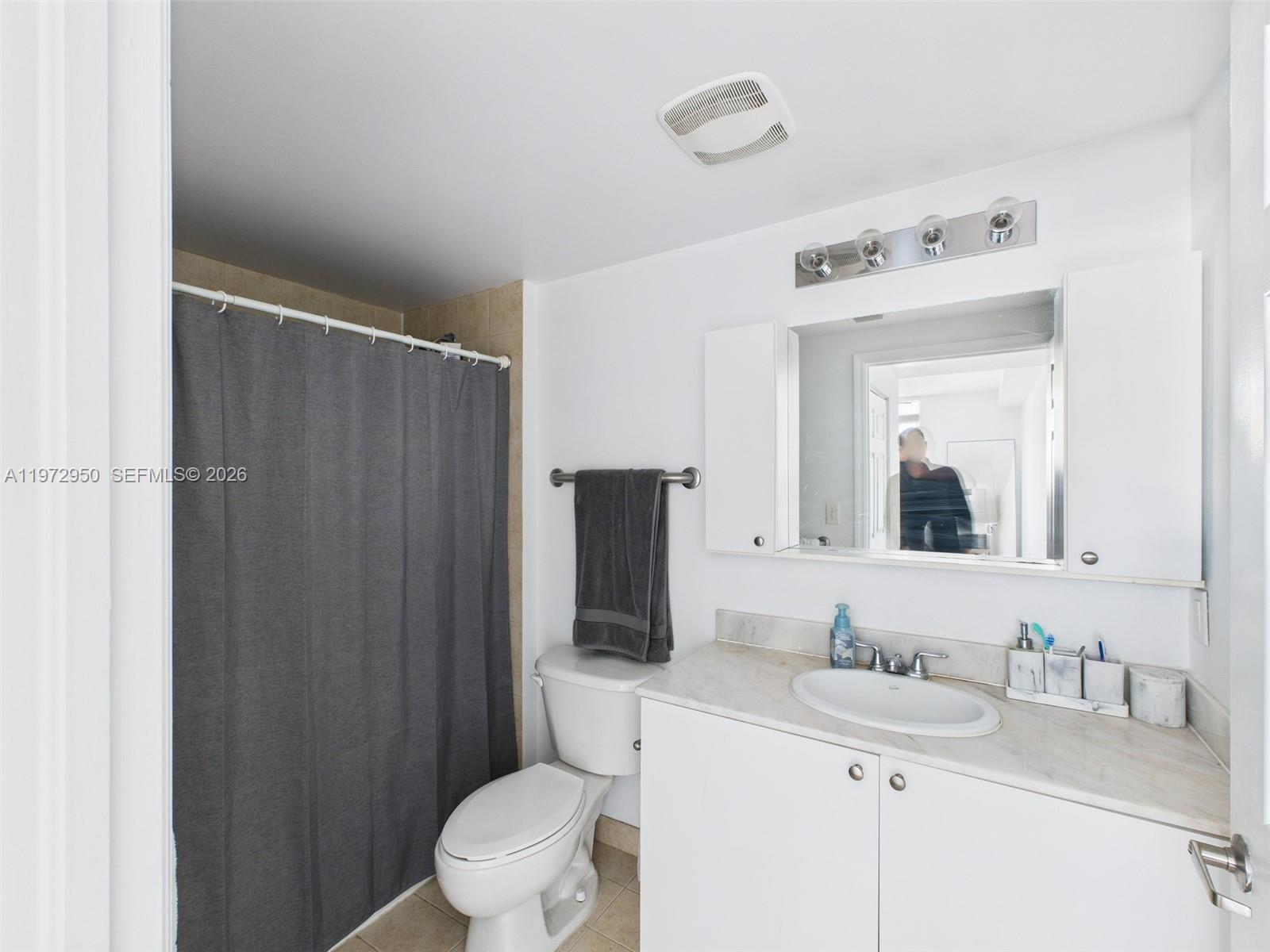 image 1800 Biscayne Plaza10