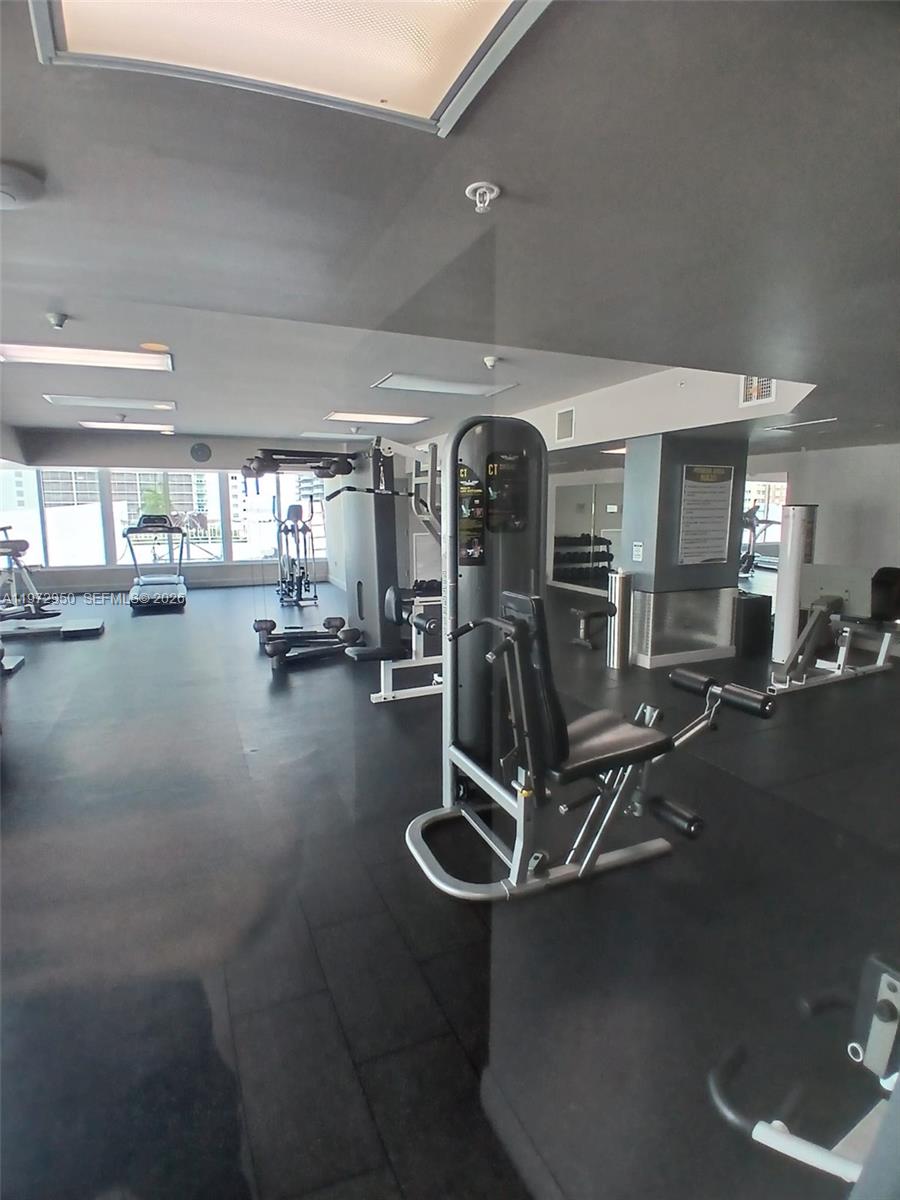 image 1800 Biscayne Plaza15