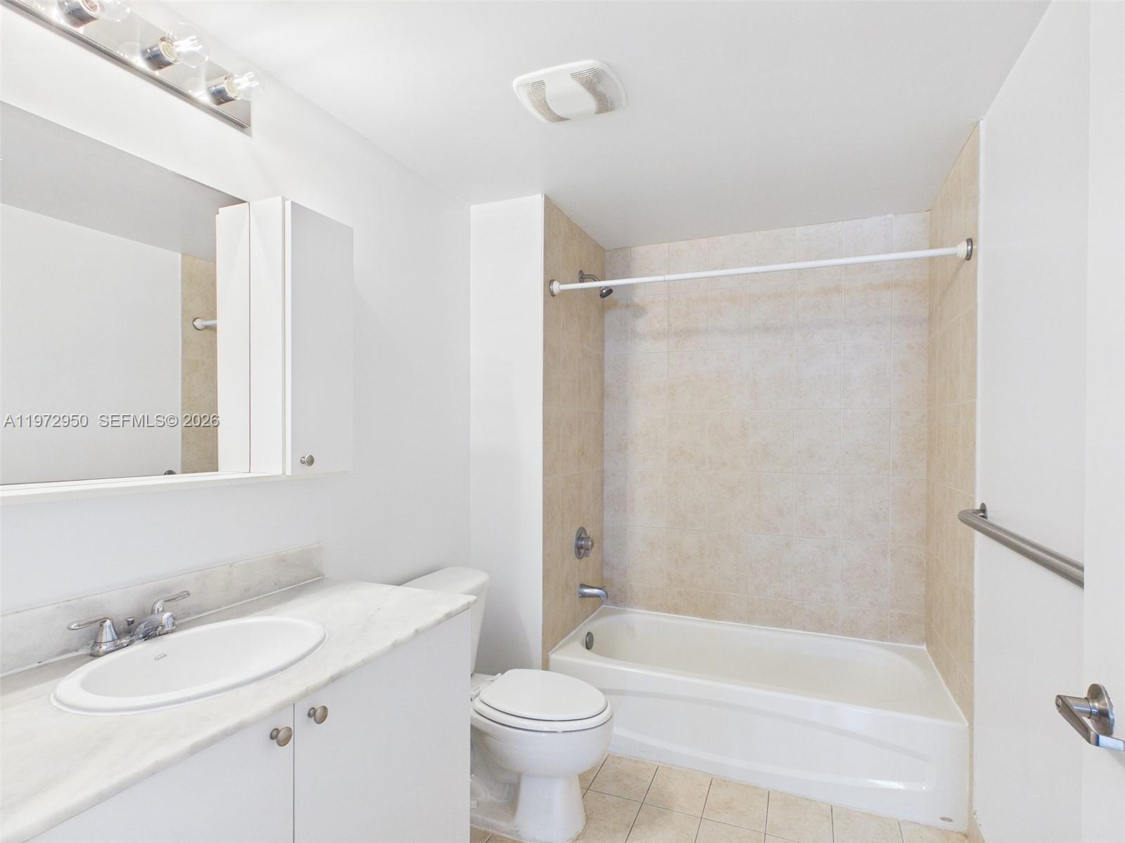 image 1800 Biscayne Plaza16