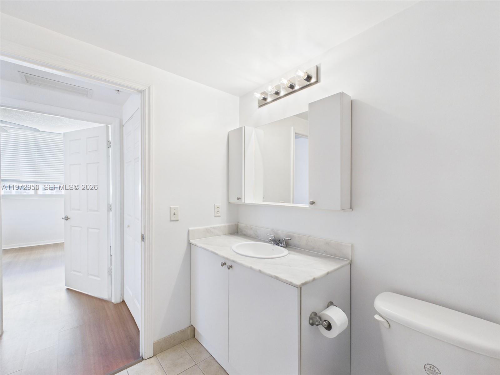 image 1800 Biscayne Plaza17