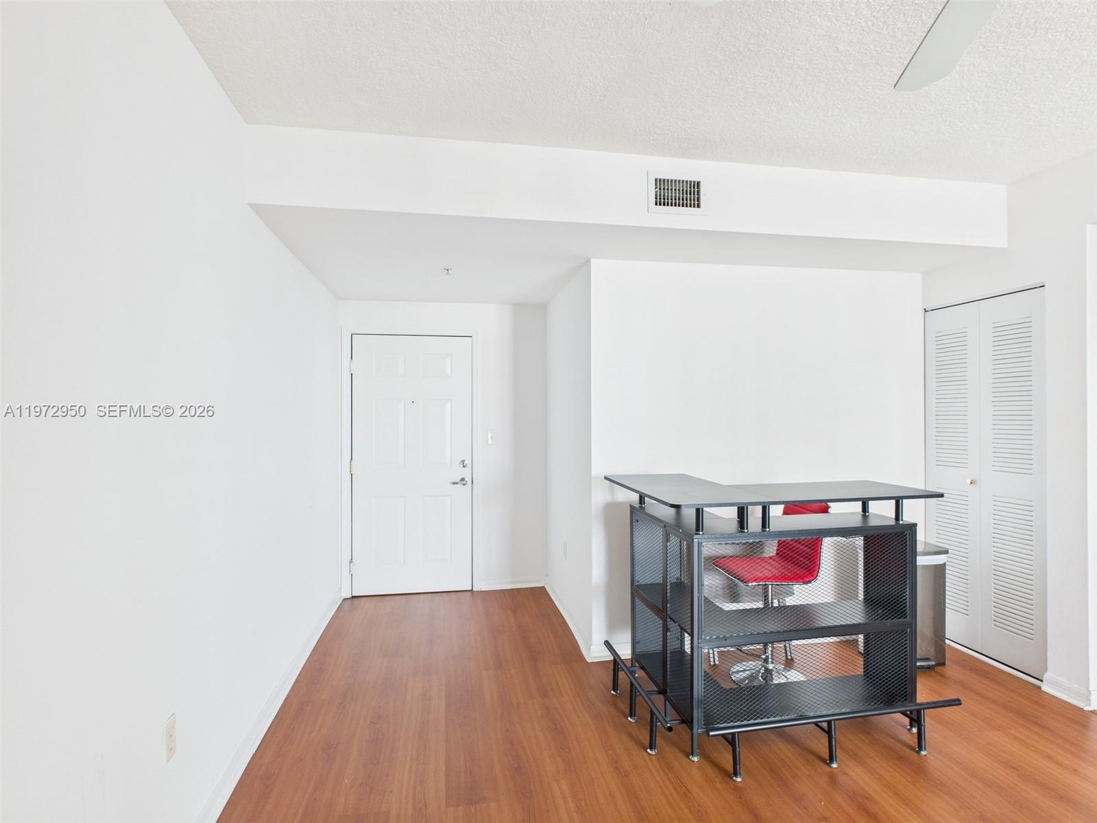 image 1800 Biscayne Plaza1