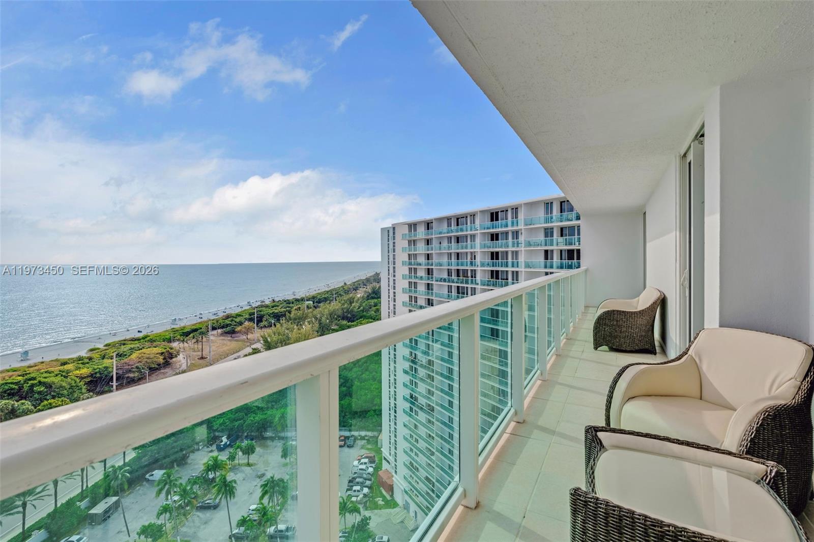 100 Bayview Dr #2007 Sunny Isles Beach, FL 33160