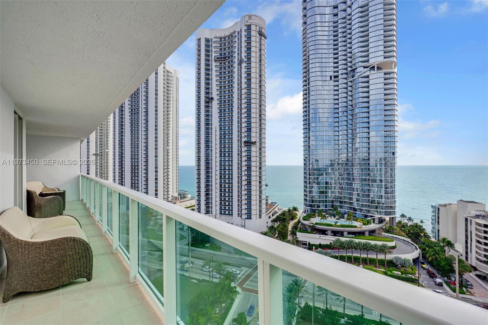 100 Bayview Dr #2007 Sunny Isles Beach, FL 33160