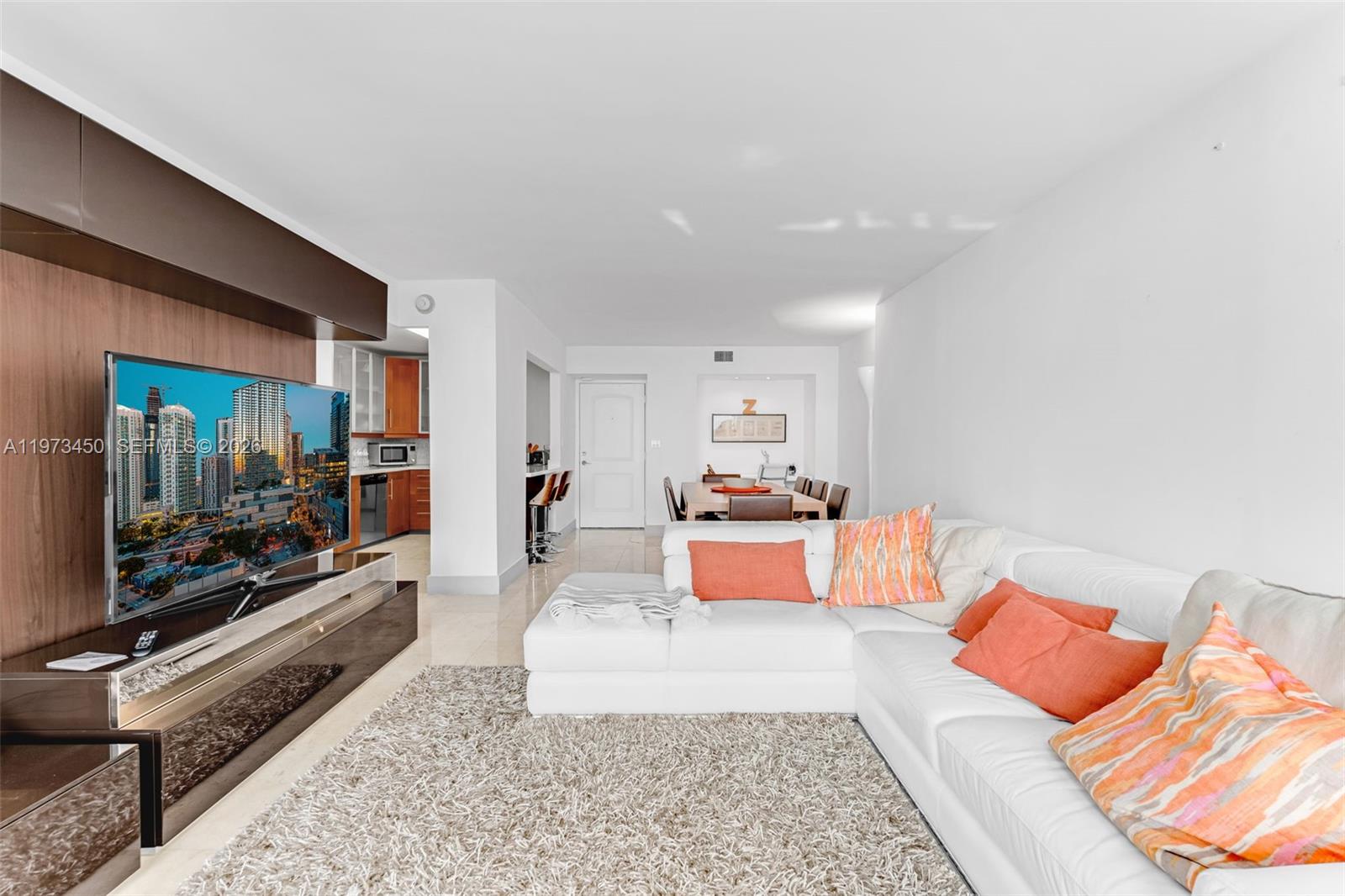 100 Bayview Dr #2007 Sunny Isles Beach, FL 33160