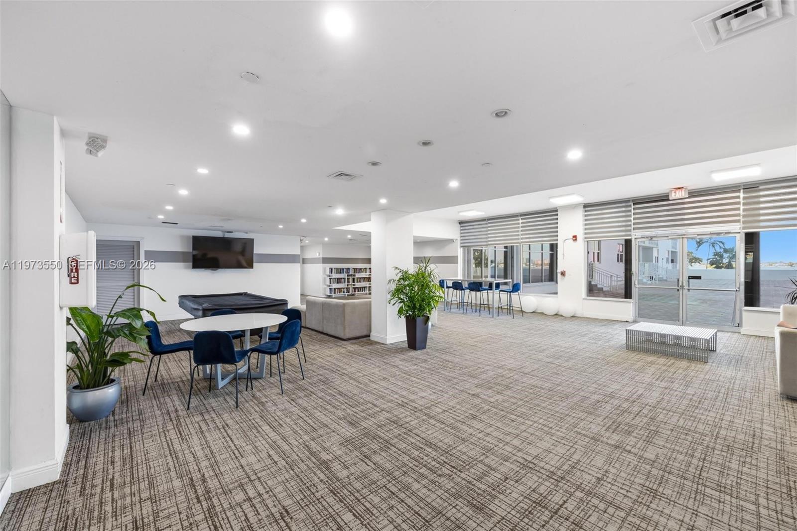 10350 W Bay Hbr Dr #PH-H Bay Harbor Islands, FL 33154