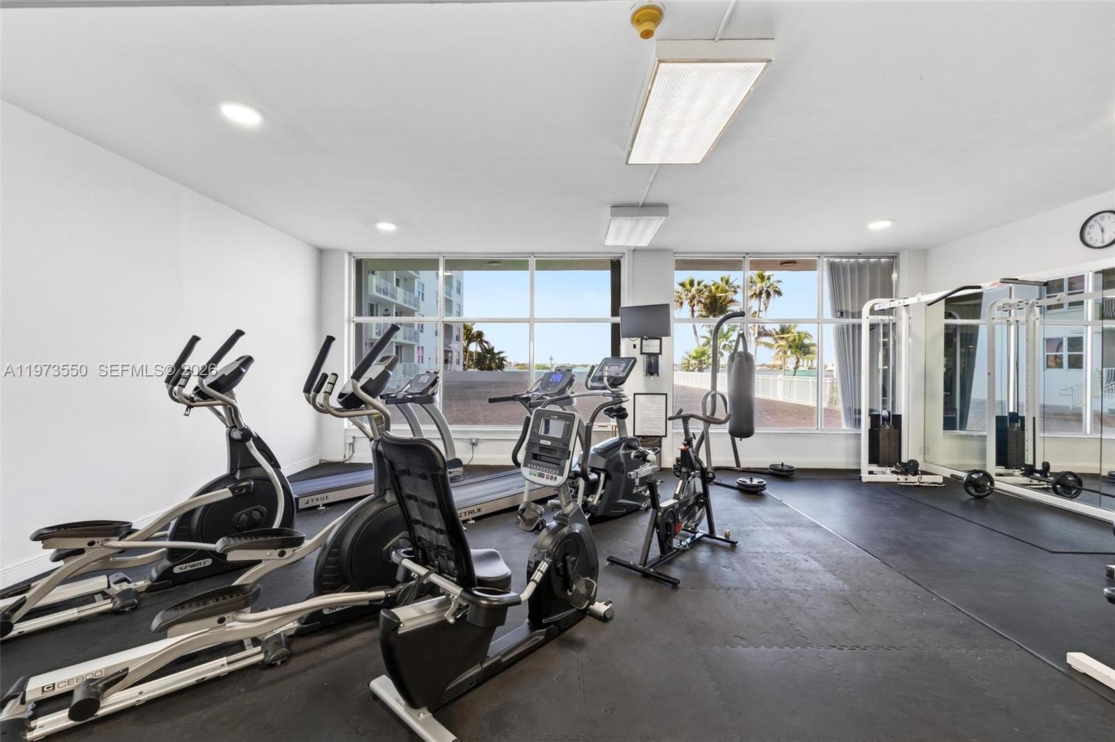 10350 W Bay Hbr Dr #PH-H Bay Harbor Islands, FL 33154