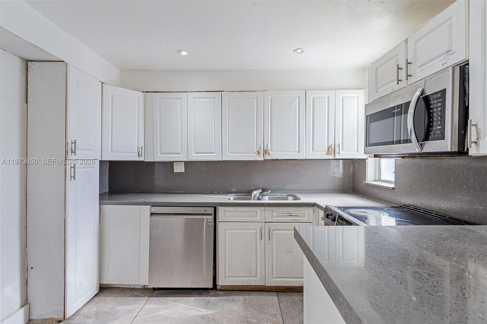 2220 SW 16th Ter Miami, FL 33145