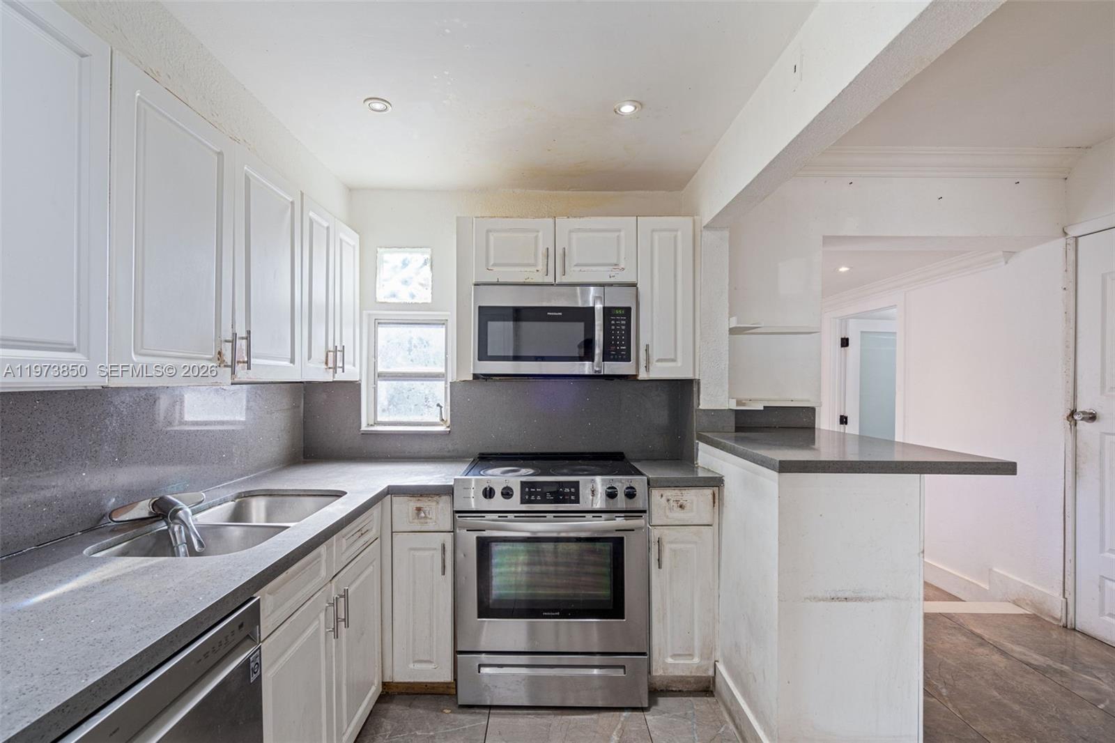 2220 SW 16th Ter Miami, FL 33145