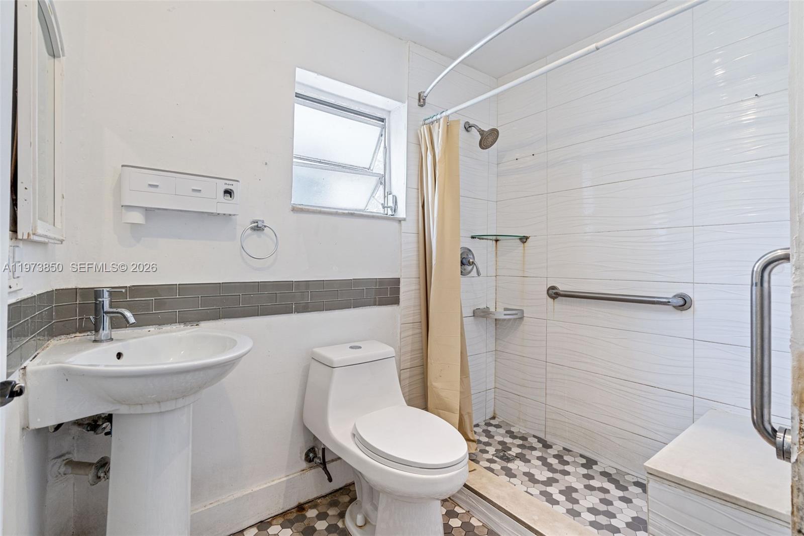 2220 SW 16th Ter Miami, FL 33145