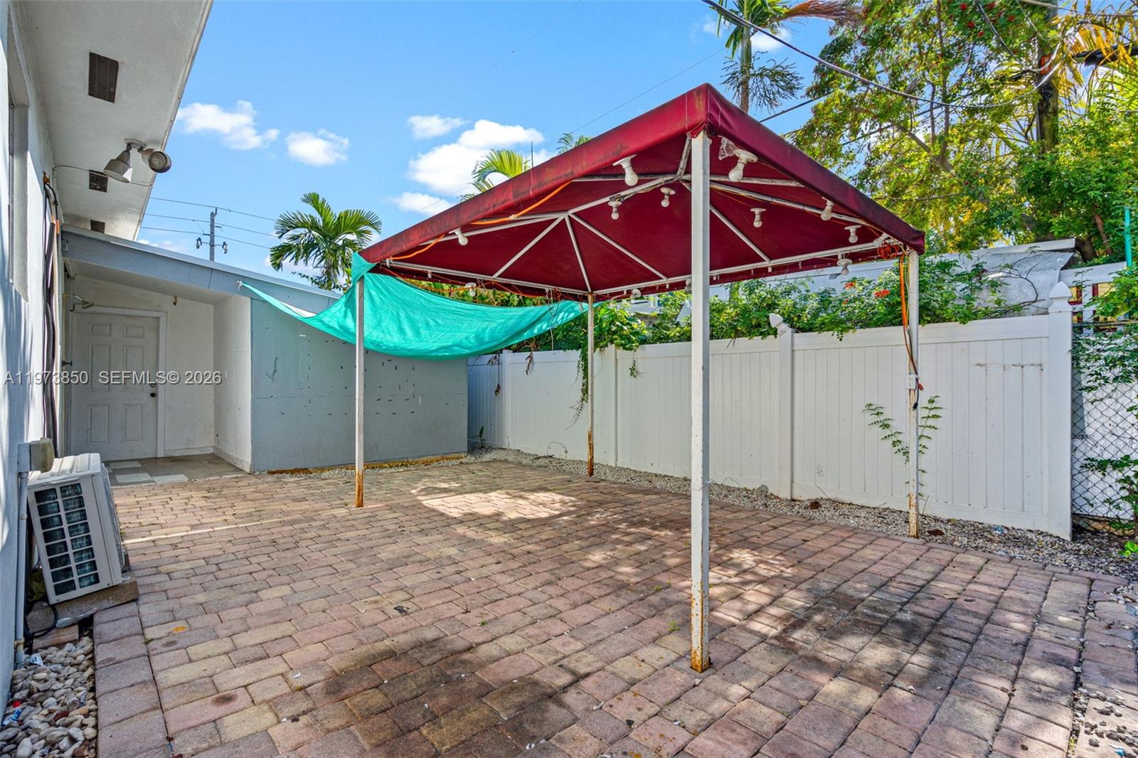 2220 SW 16th Ter Miami, FL 33145