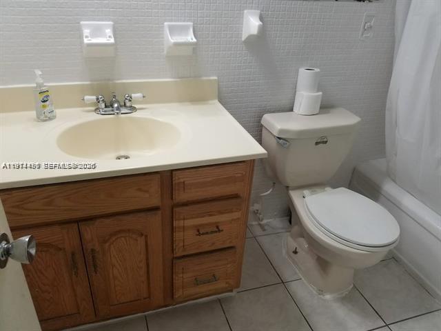 1430 NE 170th St #214 North Miami Beach, FL 33162