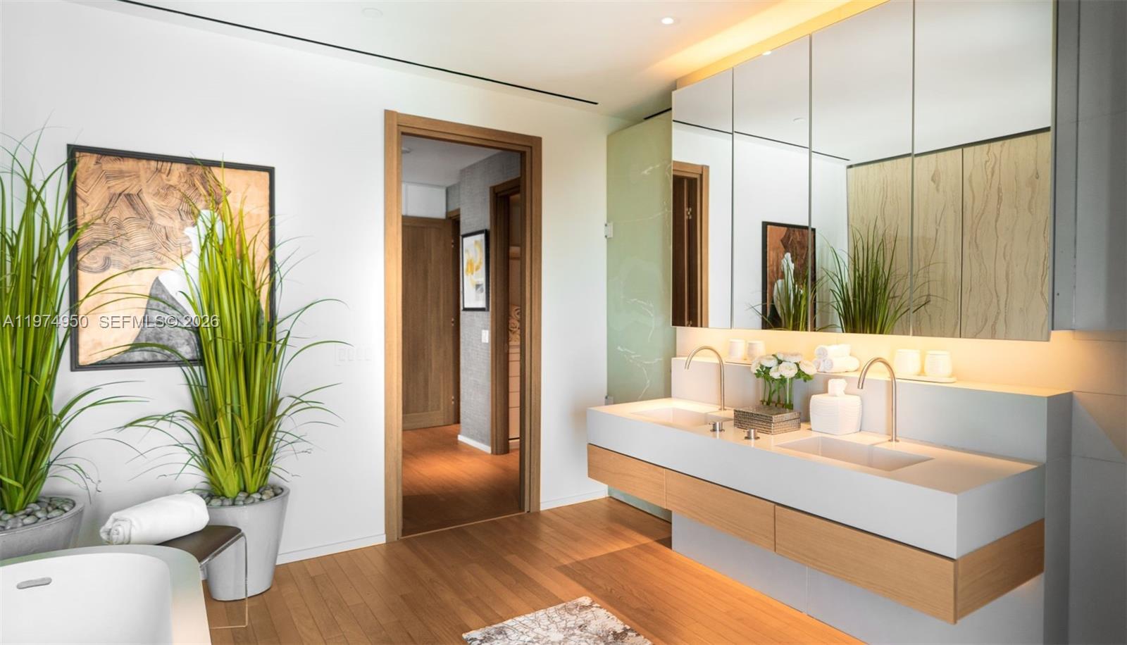 2901 E Collins Ave #1602 Miami Beach, FL 33140