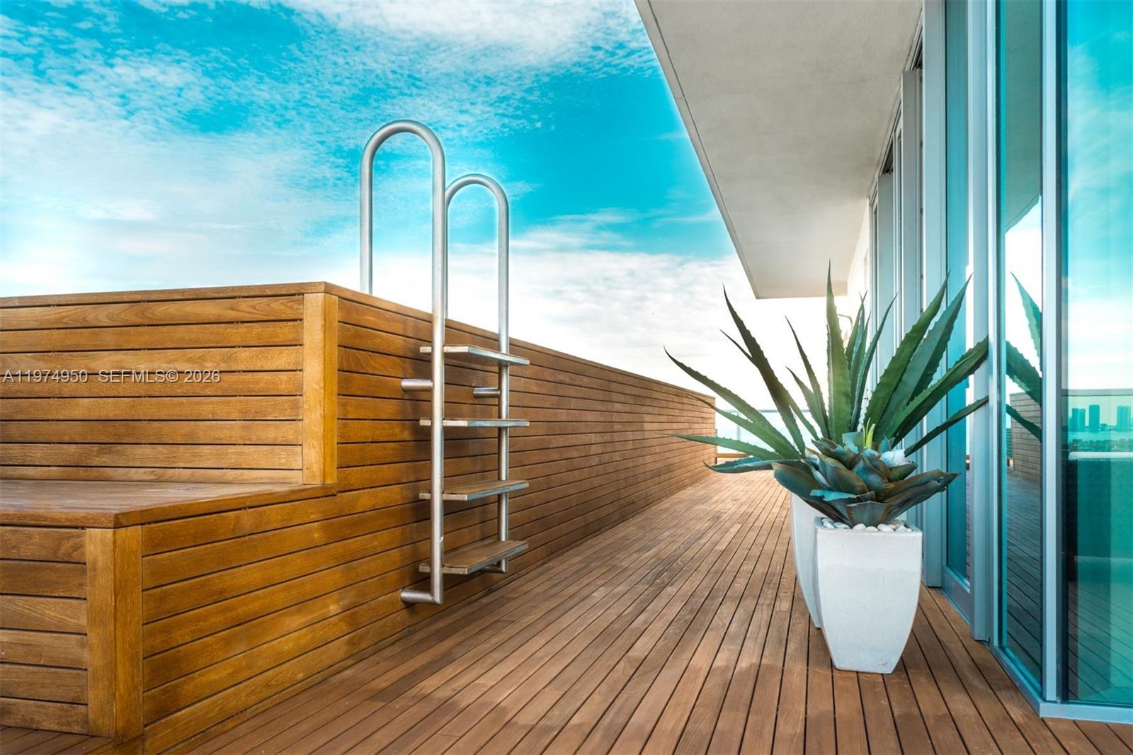 2901 E Collins Ave #1602 Miami Beach, FL 33140