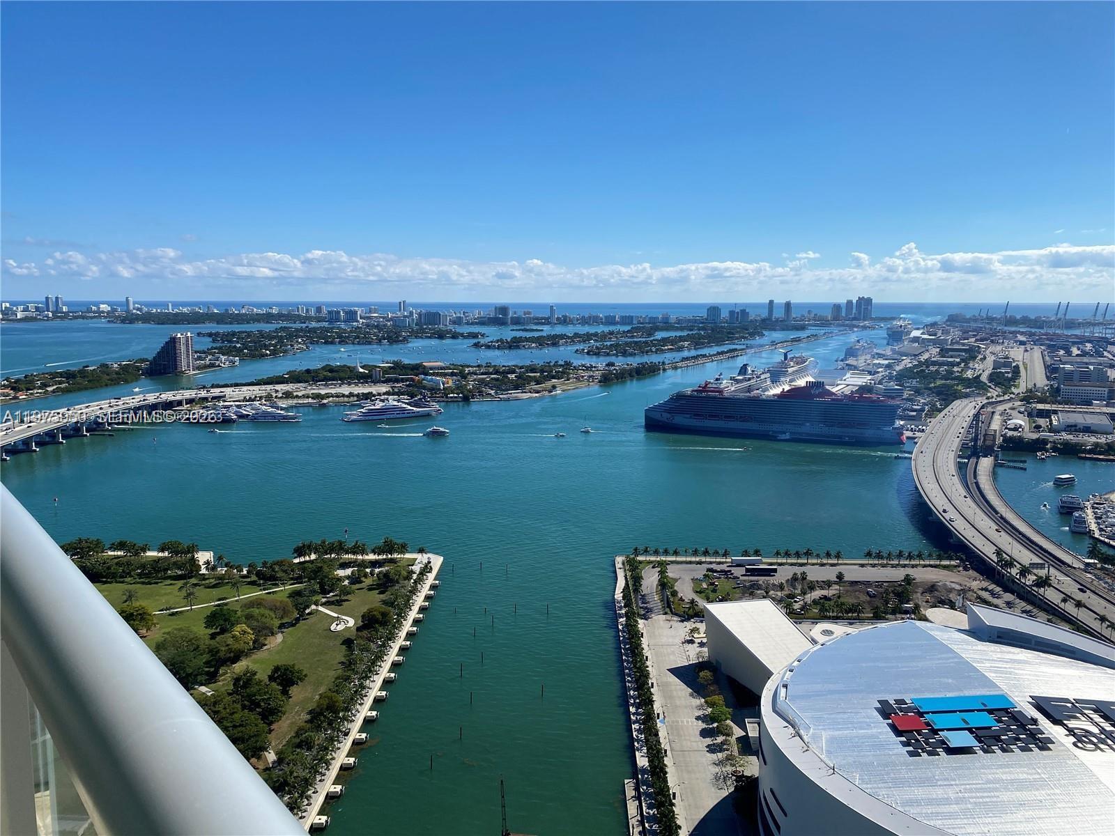 888 Biscayne Blvd #4806