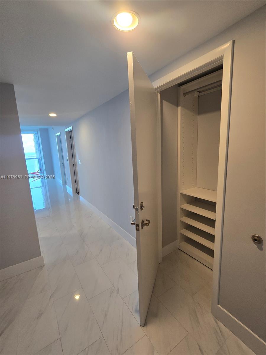 image Icon Brickell I10